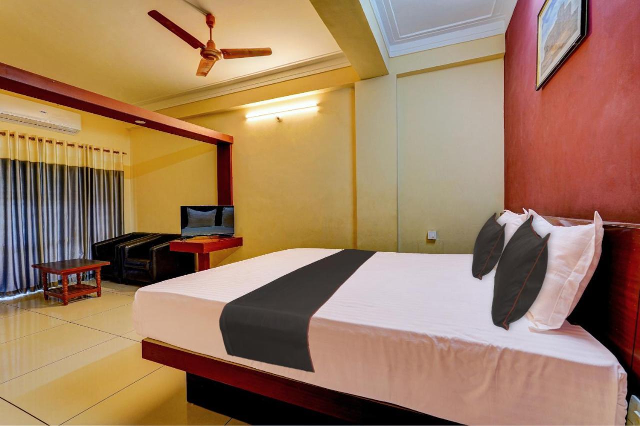 Oyo Flagship Hotel Kvc Holiday Inn Mysore Exterior photo