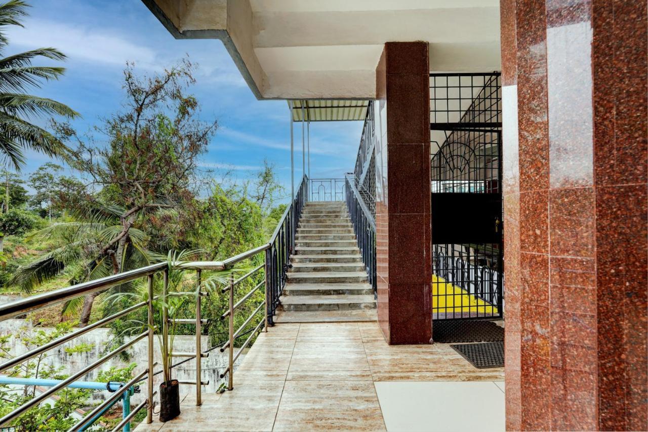 Oyo Flagship Hotel Kvc Holiday Inn Mysore Exterior photo